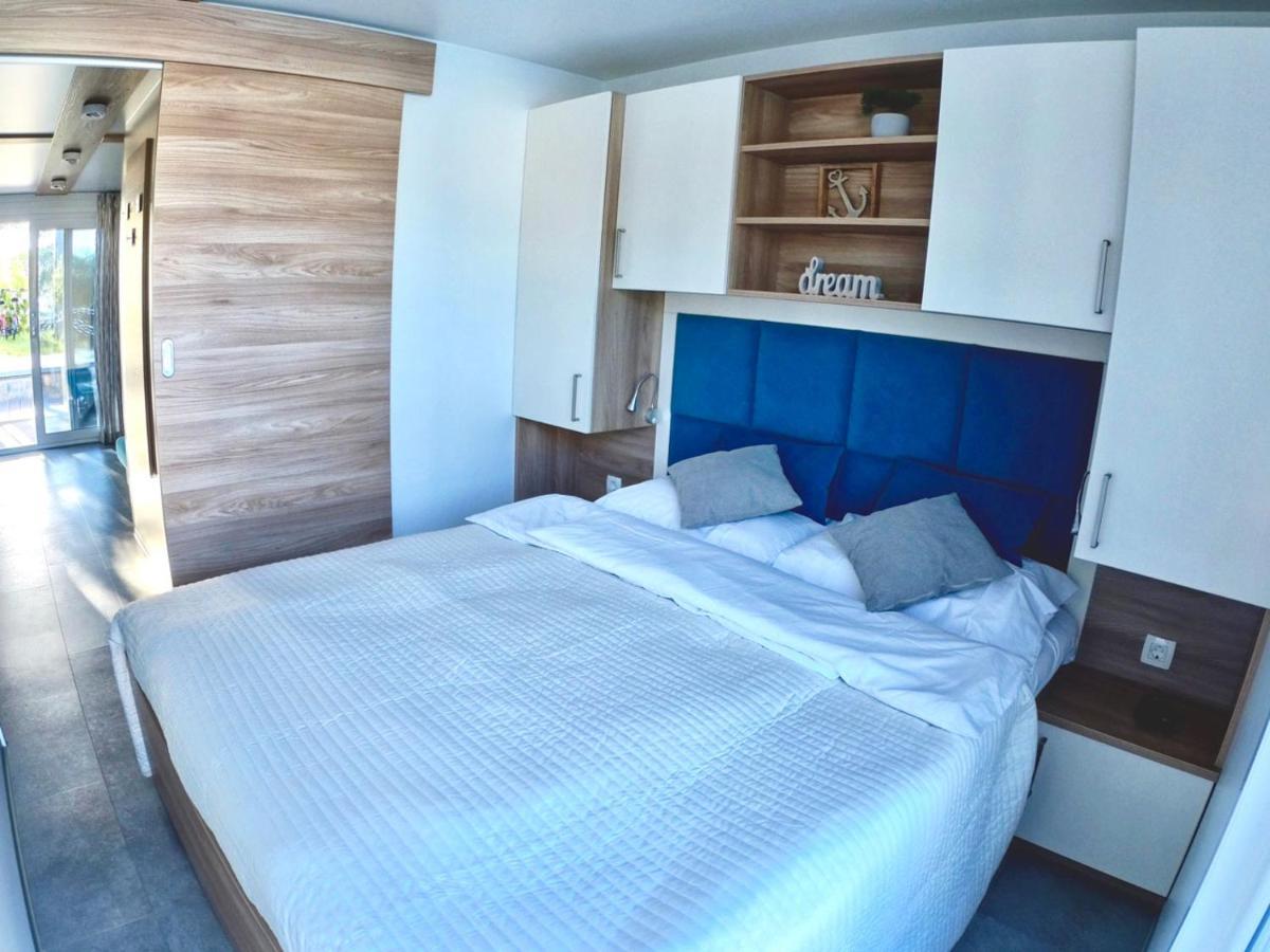 Bonita Houseboat Apartment Portorose ภายนอก รูปภาพ